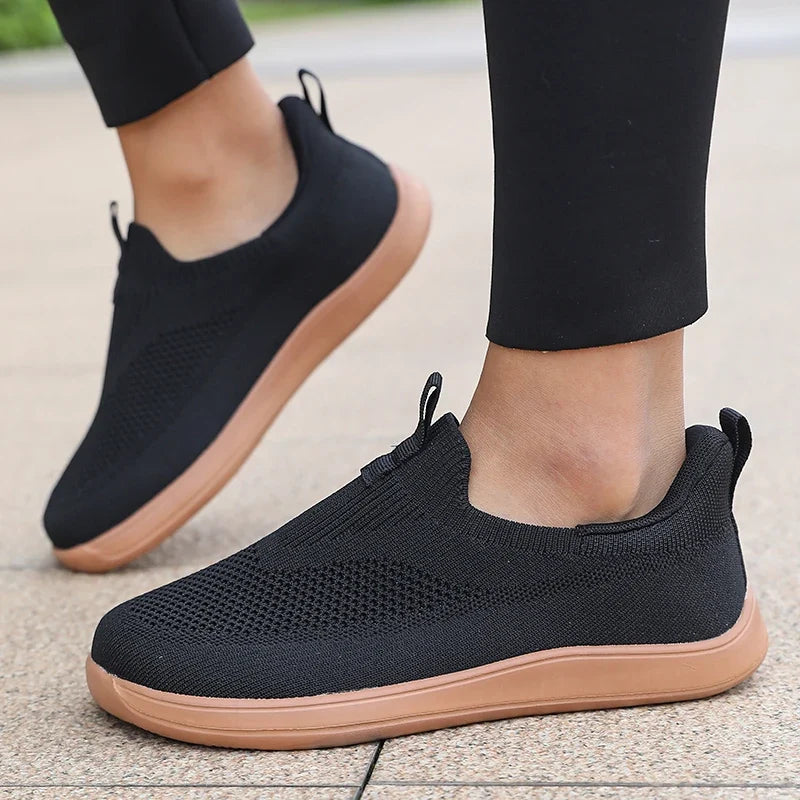 ZULIWAGN Breathable Mesh Slip-On Sneakers – Lightweight Men's Shoes