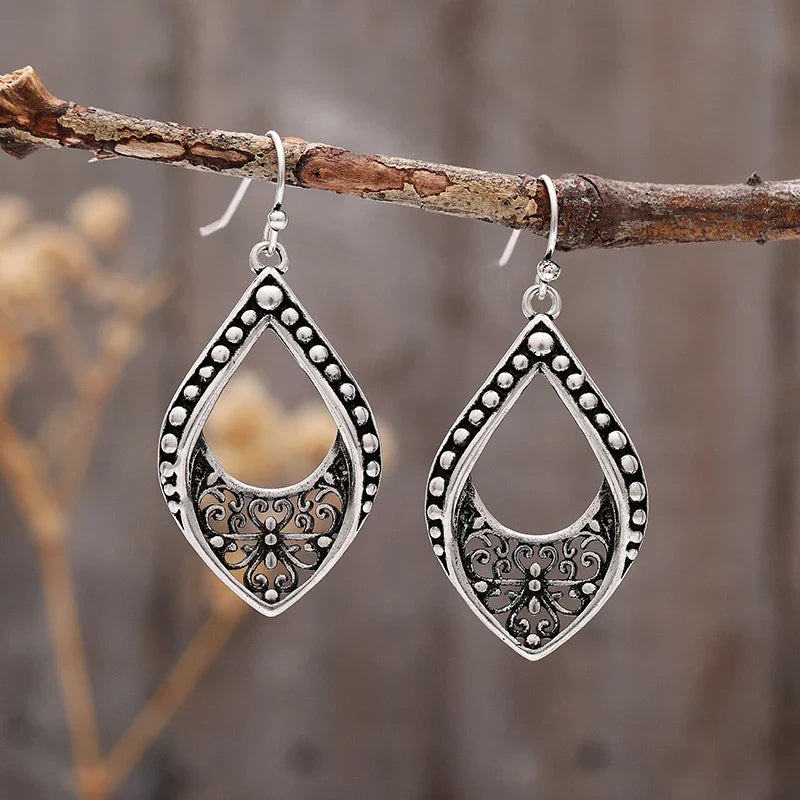 Huitan Vintage Leaf Dangle Earrings – Boho Hollow Flower Drop