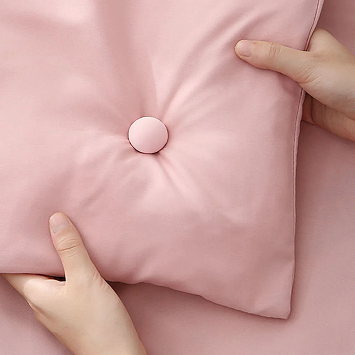 12-Pack Anti-Slip Duvet Cover Clips & Bedding Corner Pins