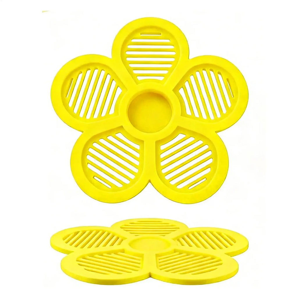 Floating Bee Watering Station – Honeycomb Pollinator Feeder