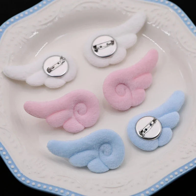 Angel Wings Brooch – Y2K Plush Pin for Bags, Hats & Clothes