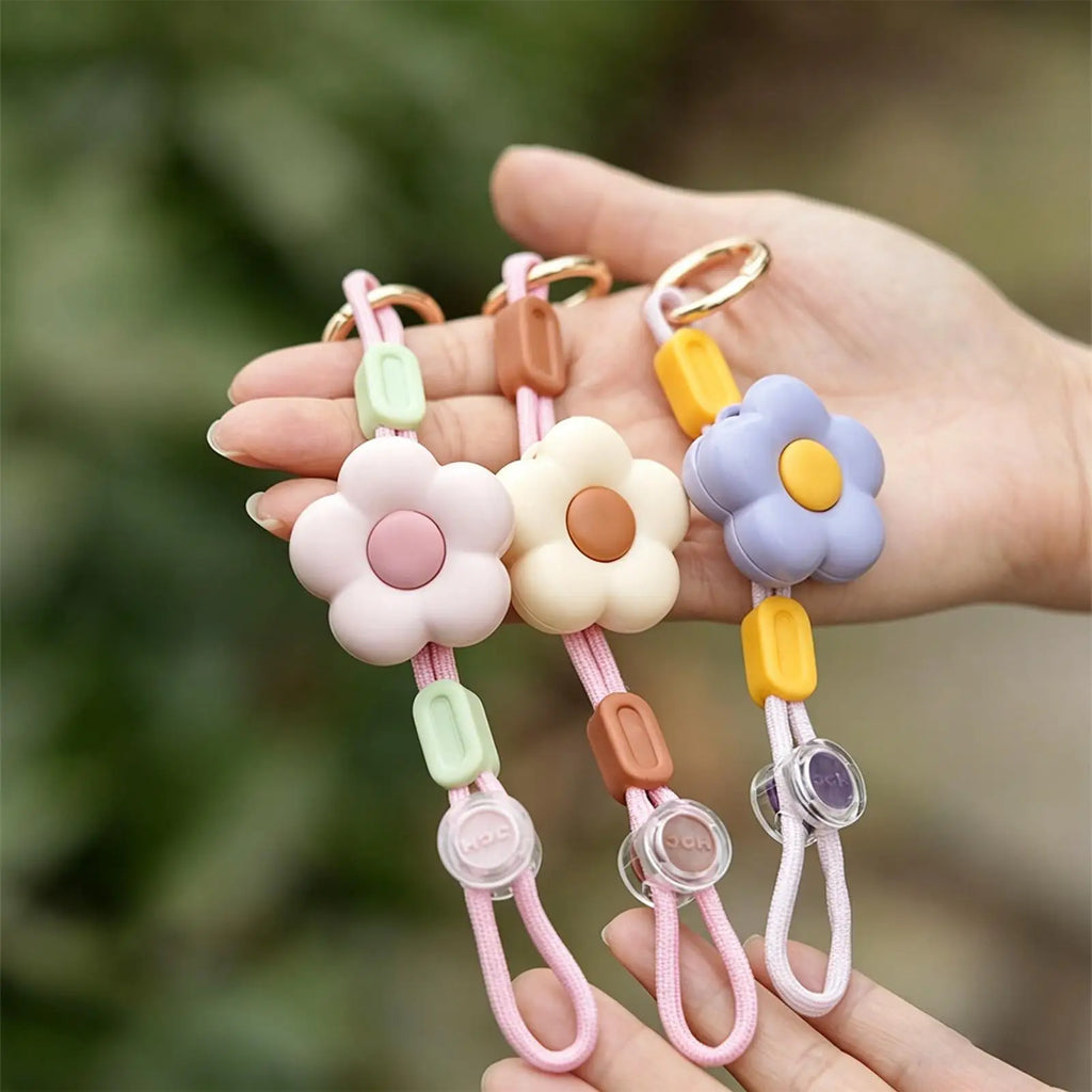 Flower Hat Clip for Travel – Adjustable Anti-Loss Cap Carrier