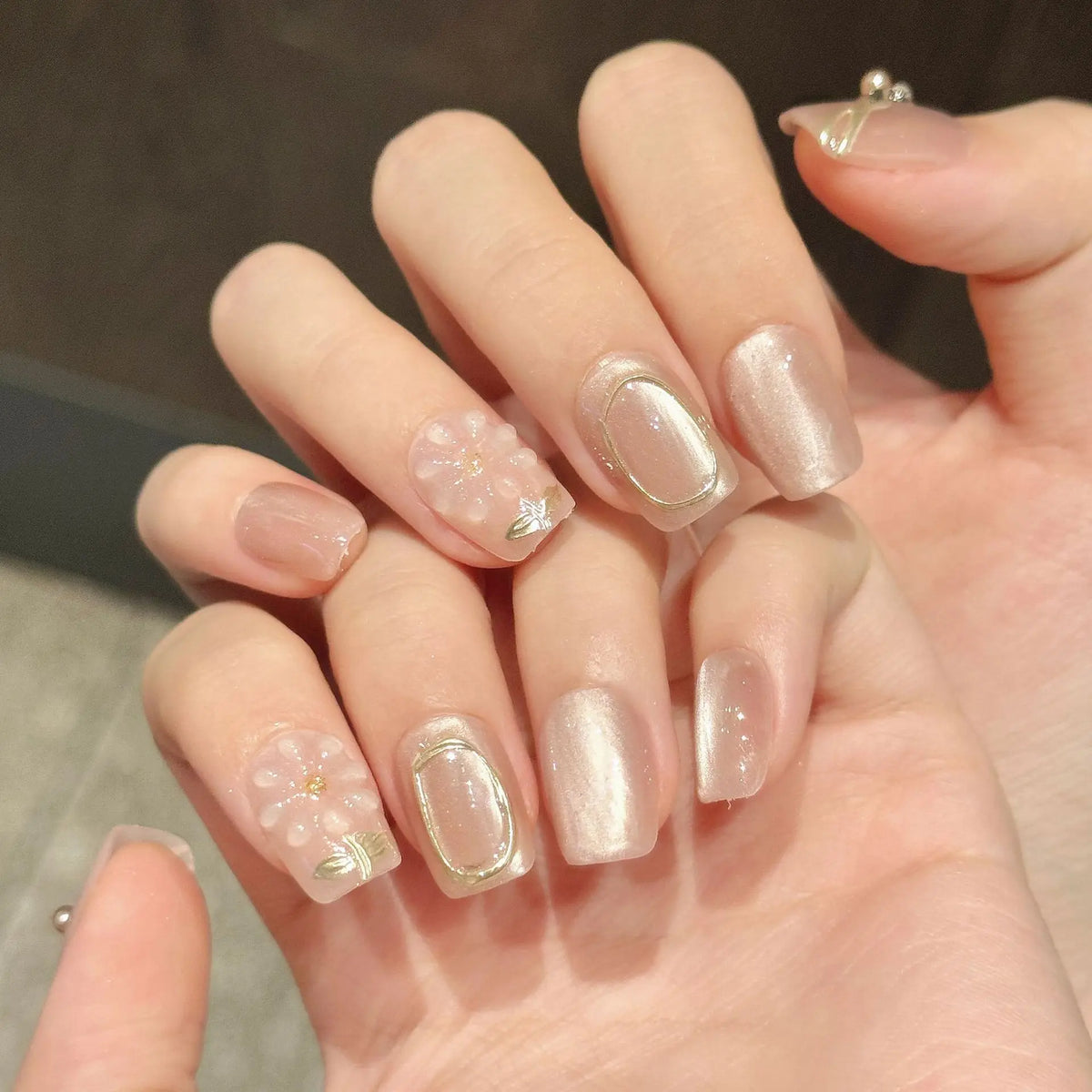 10pcs Cat Eye Flower Press On Nails – Short Oval False Tips
