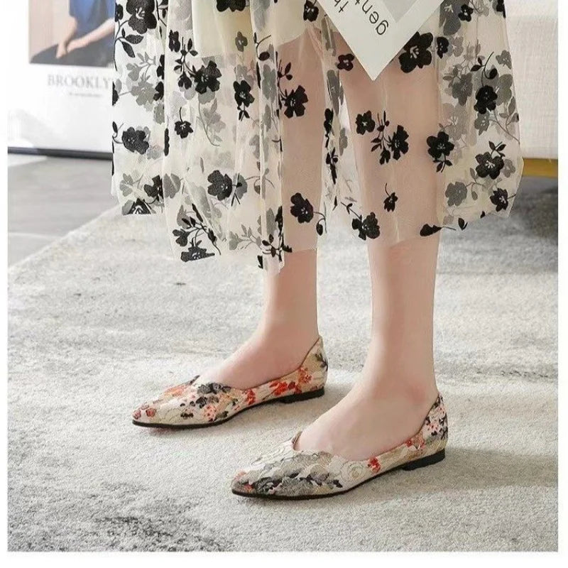 Women's Soft-Sole Pointed Toe Flat Slip-On Shoes | Elegant