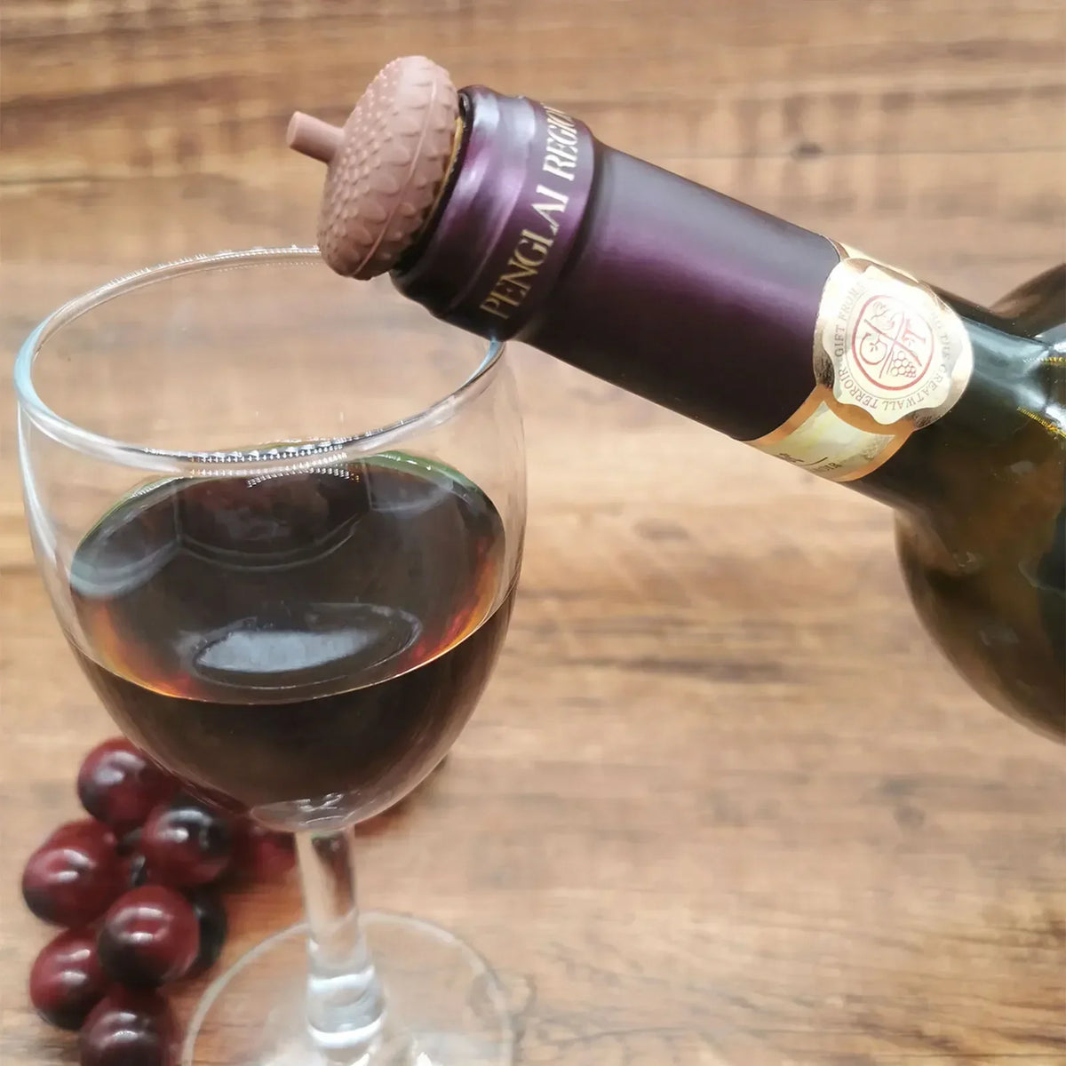 Silicone Wine Bottle Stoppers – Pinecone & Chestnut Design