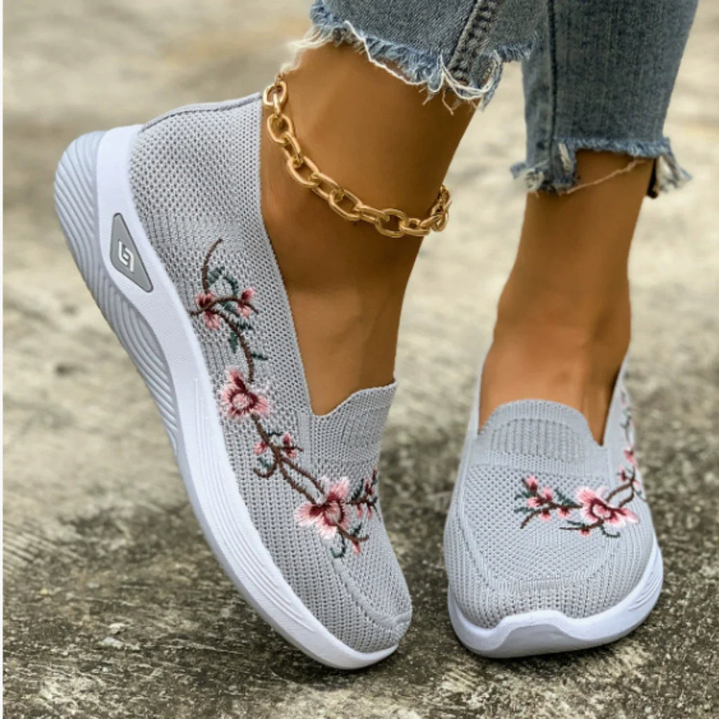 Women's Ethnic Embroidery Floral Slip-On Loafers | Lightweight