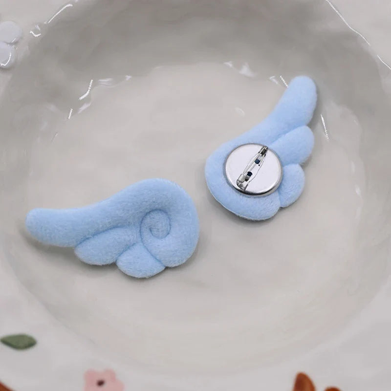 Angel Wings Brooch – Y2K Plush Pin for Bags, Hats & Clothes