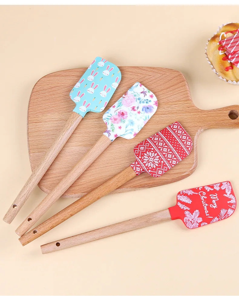 Silicone Cake Spatula & Scraper – Wooden Handle Christmas