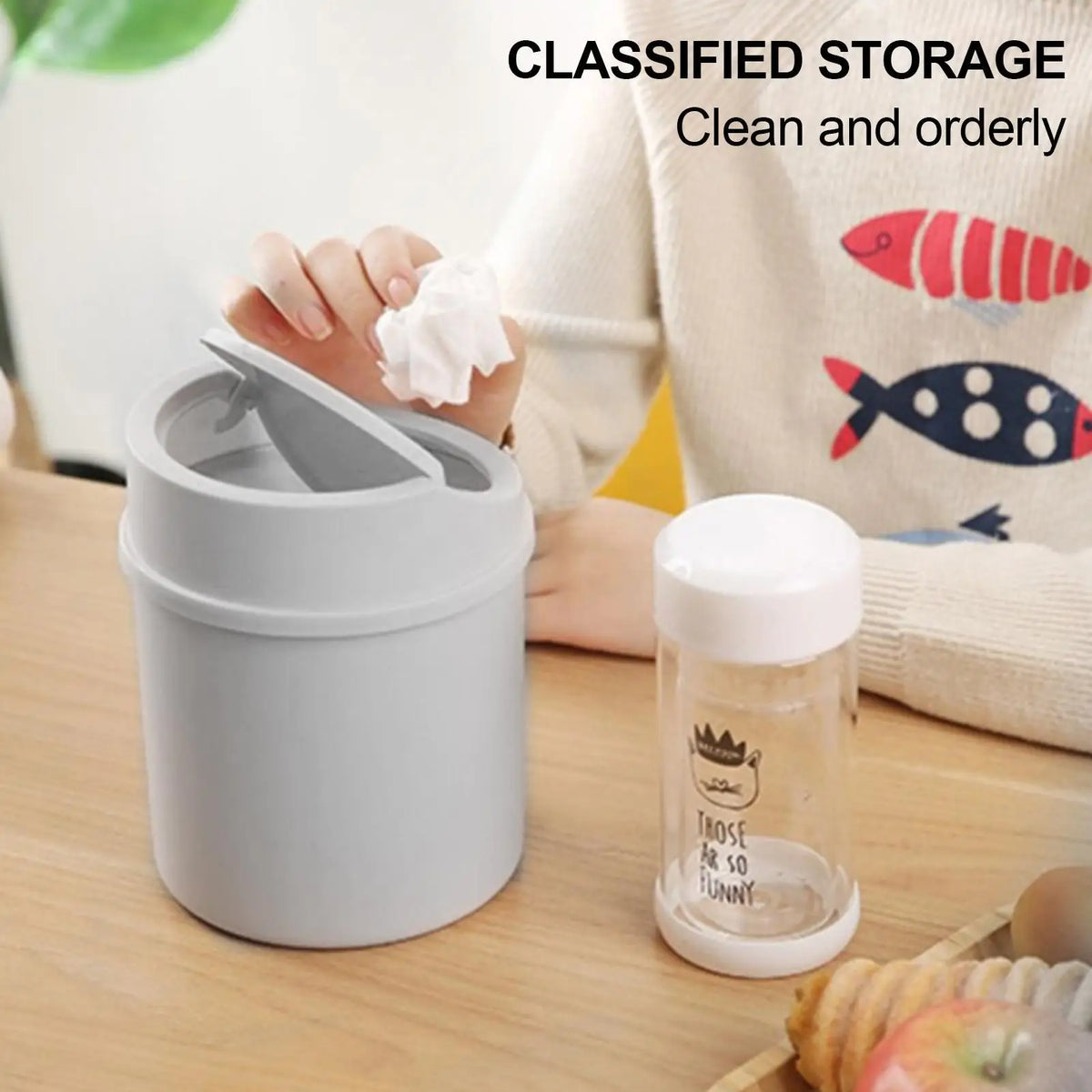 Mini Tabletop Trash Can Flip Lid – Odor-Proof Desk Waste Bin