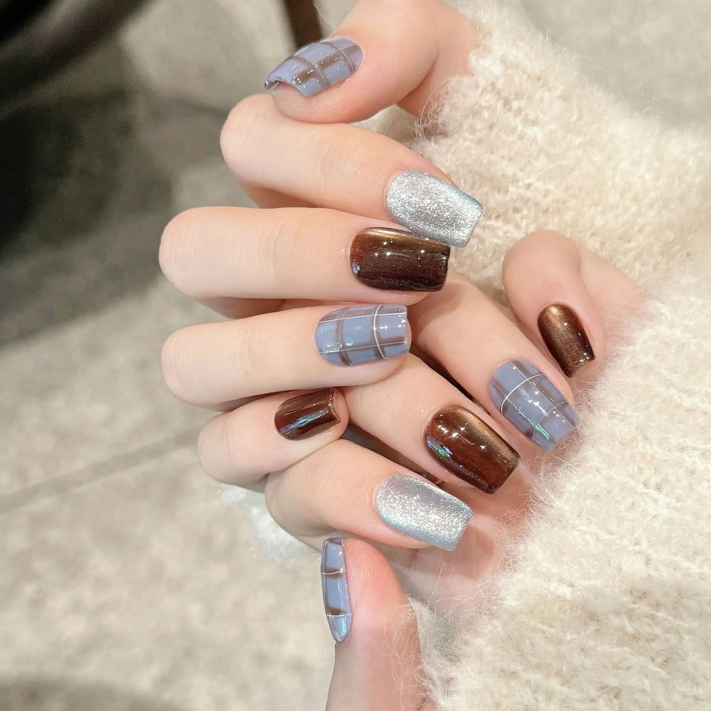 Retro Grid Glossy Press On Nails – Short Square Y2K Tips