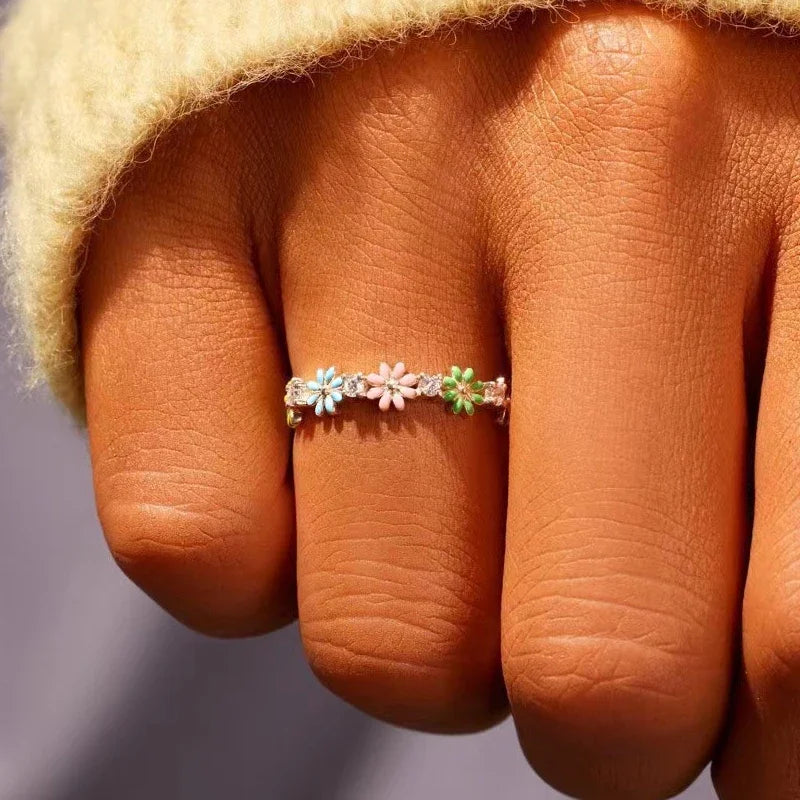 Huitan Flower Ring for Women – Colorful CZ Floral Party Ring