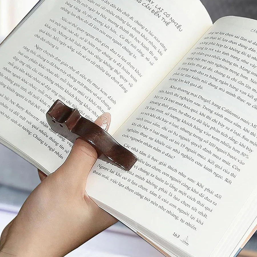 Natural Wood Cat Bookmark – Thumb Ring Book Page Holder | Gift