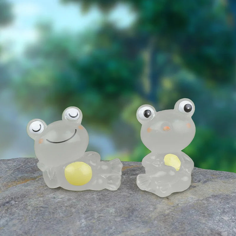 Mini Fluorescent Little Frog Ornament Miniature Figures Tiny Resin
