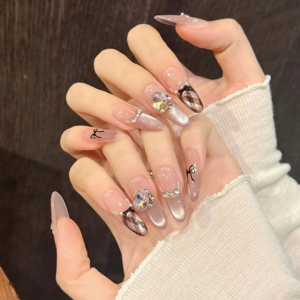 10pcs Pink Cat's Eye Press On Nails – Long Almond False Tips