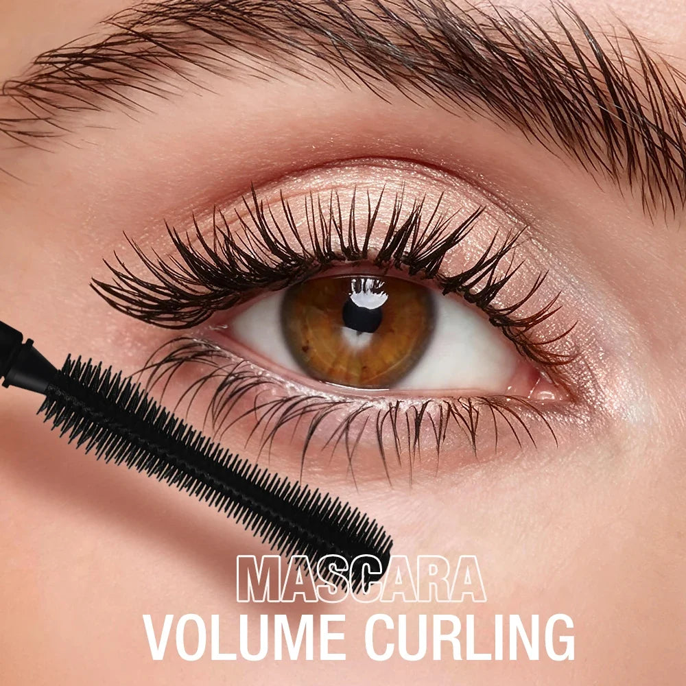 O.TWO.O 4D Fiber Mascara – Volumizing, Curling & Waterproof