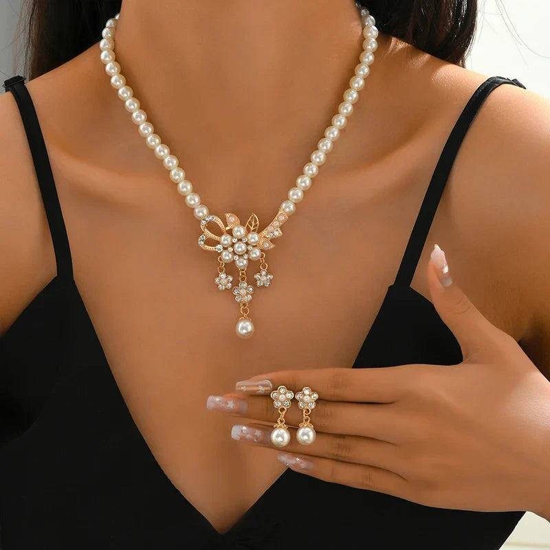 Women's Faux Pearl Rhinestone Flower Necklace & Earring Set