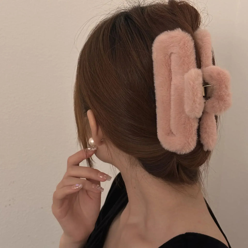 Large Plush Shark Claw Clip – Fluffy Faux Fur Hair Clip Women