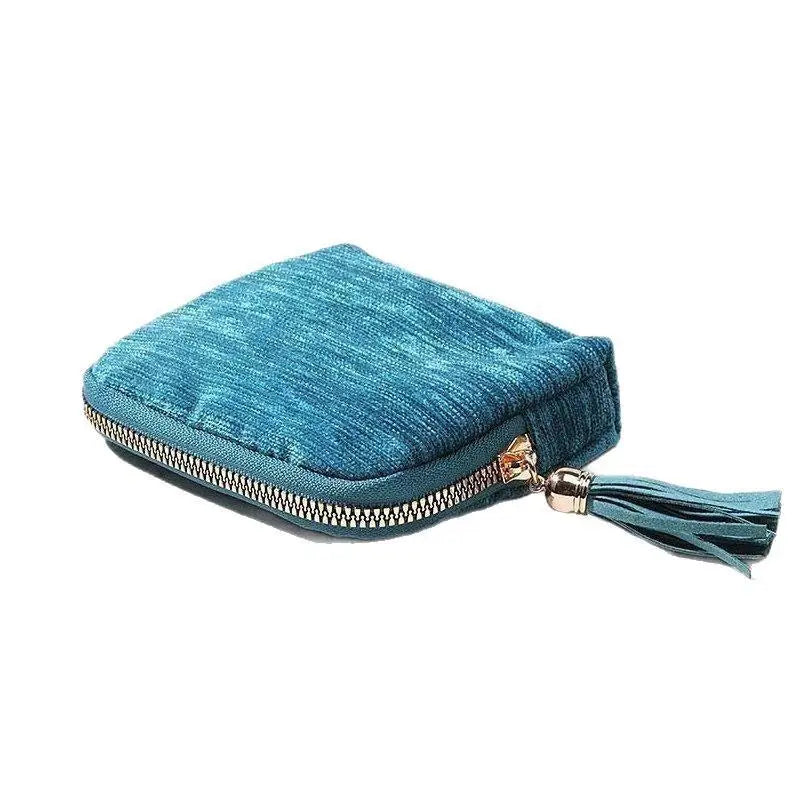 Soft Velvet Jewelry Pouch – 4-Slot Tassel Zipper Travel Bag