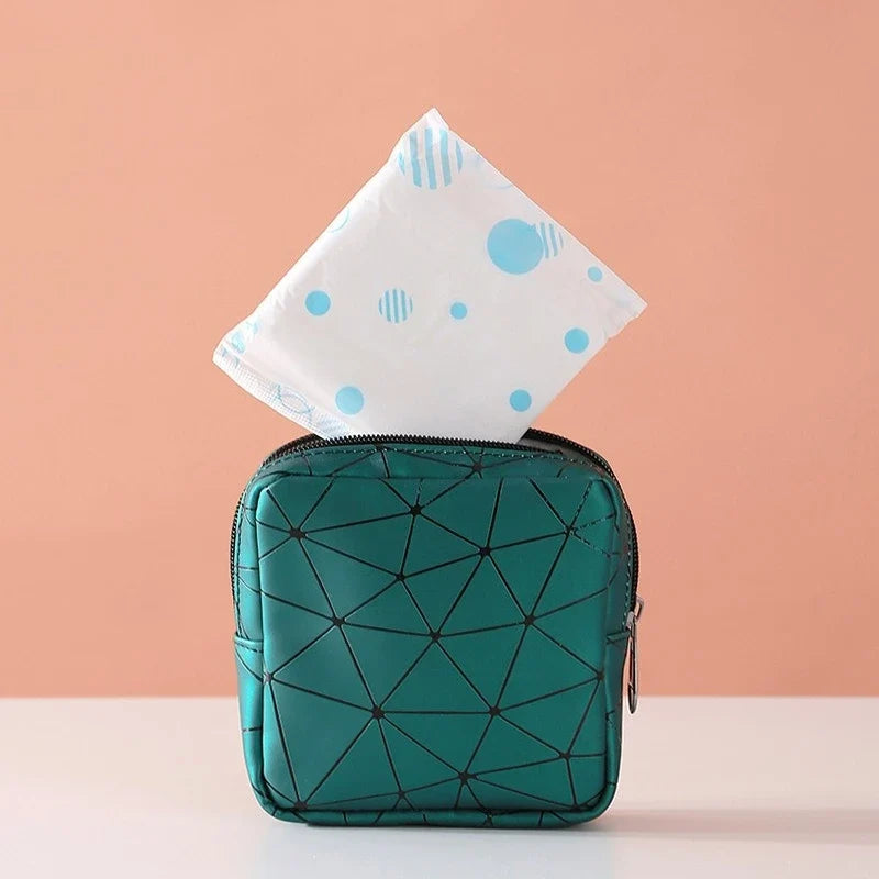 Geometric Coin Purse – Mini Zippered Wallet for Cards & Cash