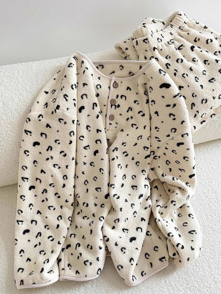 Women's Fleece Pajama Set – Plush Thermal Print Loungewear 2 Pc