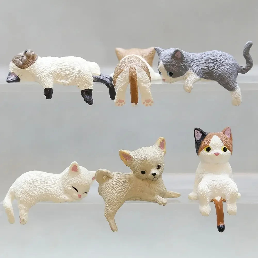 Mini Cat Figurine – Cute Desktop & Car Edge Decoration