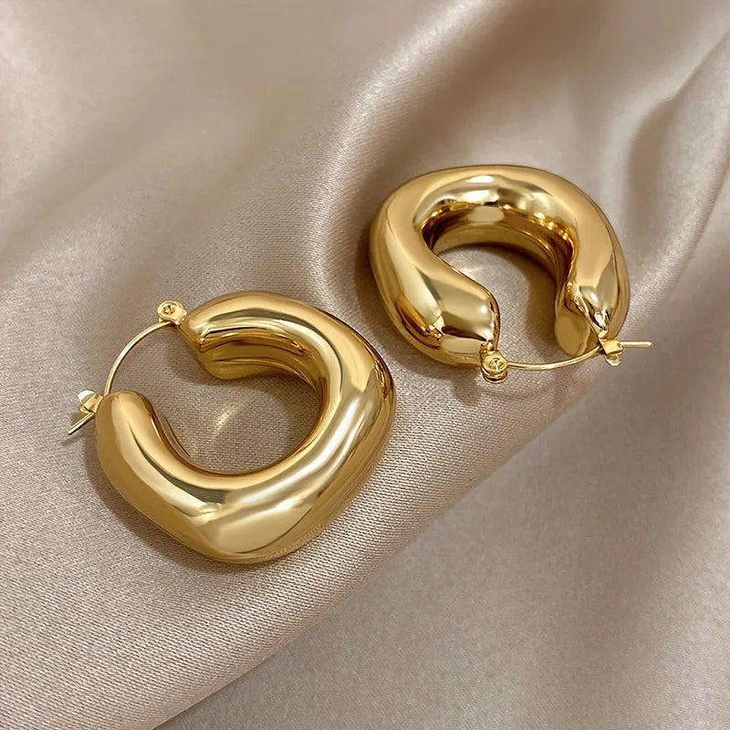 Huitan Chunky Hoop Earrings – Minimalist Circle Statement Jewelry