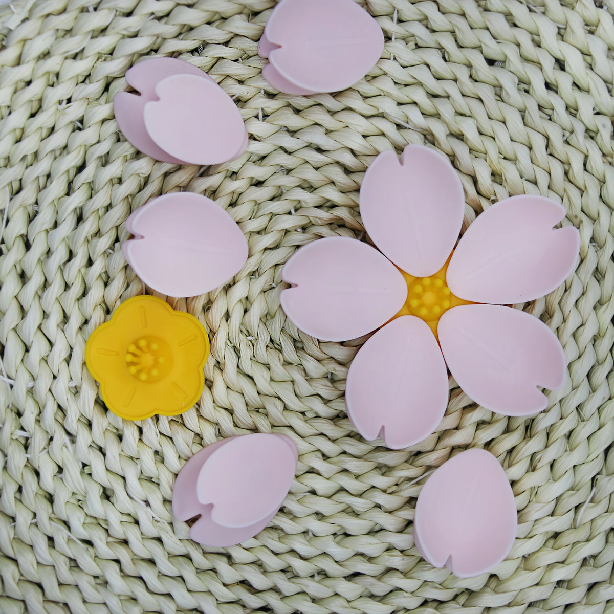 Cherry Blossom Magnetic Food Bag Sealing Clip | Fridge Magnet