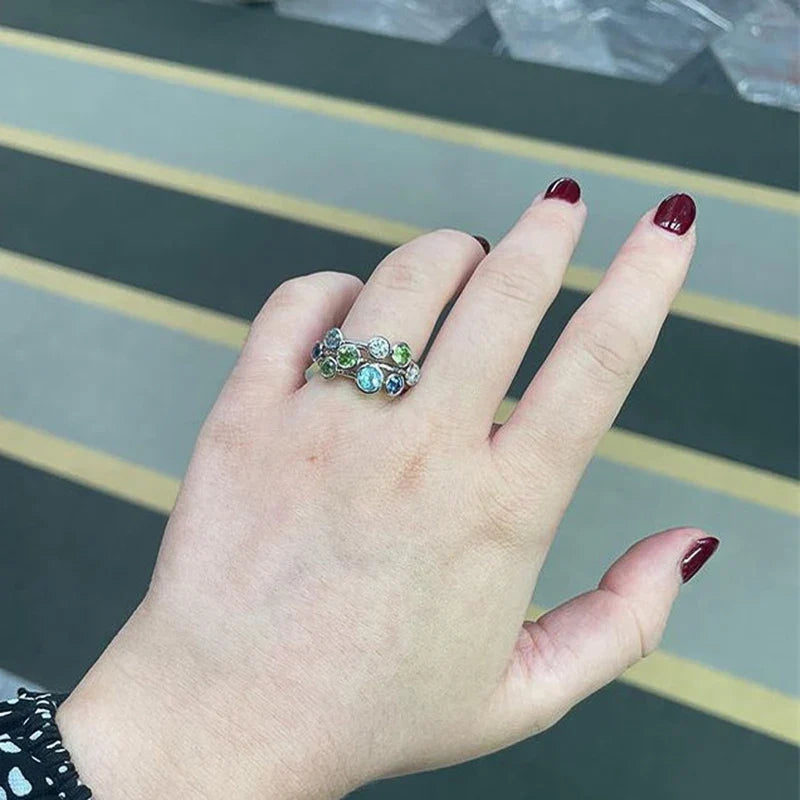Huitan Women's Colorful Cubic Zirconia Brass Fashion Ring