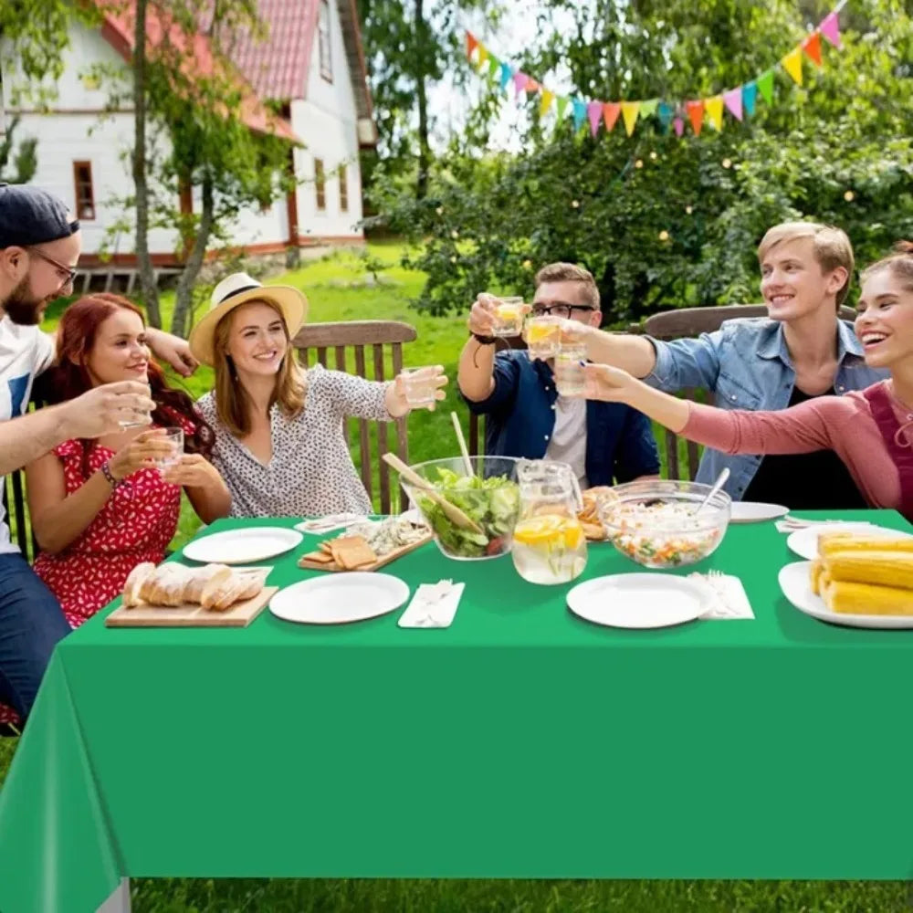 Disposable Plastic Tablecloths 137x183cm 6-Pack | Party Table Covers