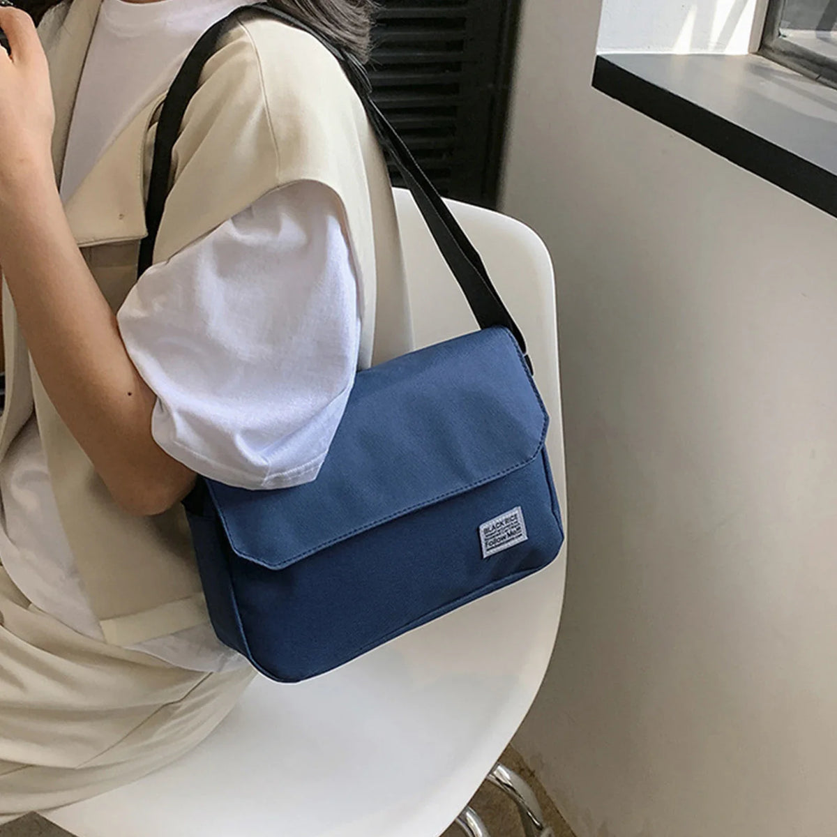 Large Nylon Crossbody Bag – Unisex Travel & Everyday Shoulder Bag