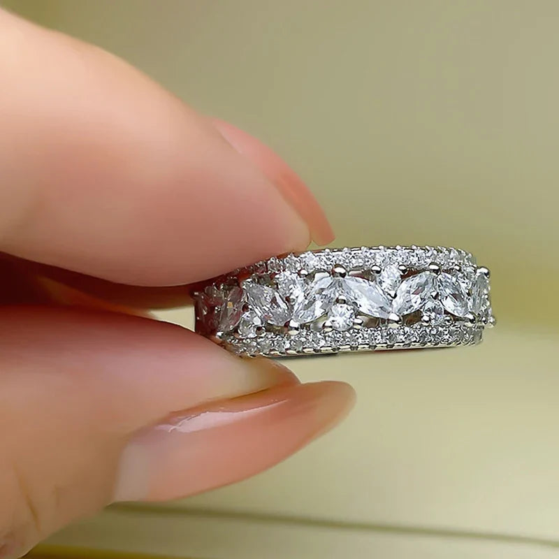 Huitan Cubic Zirconia Women's Wedding Band Ring | Q332