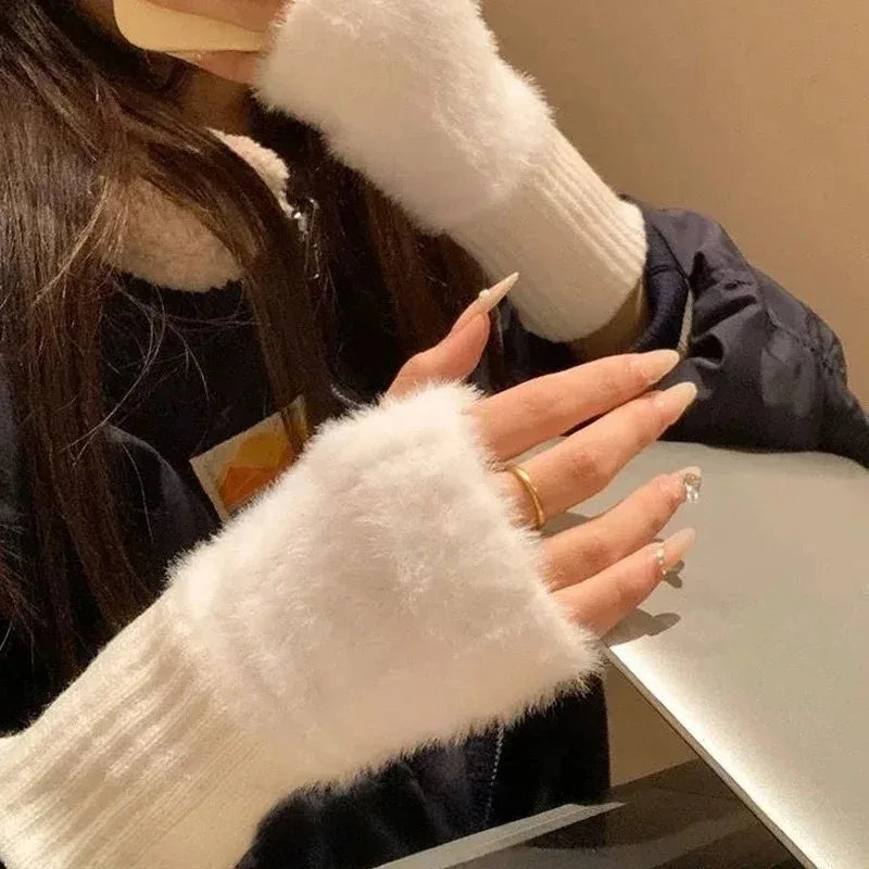 Women's Plush Half-Finger Gloves – Warm Knit Fingerless