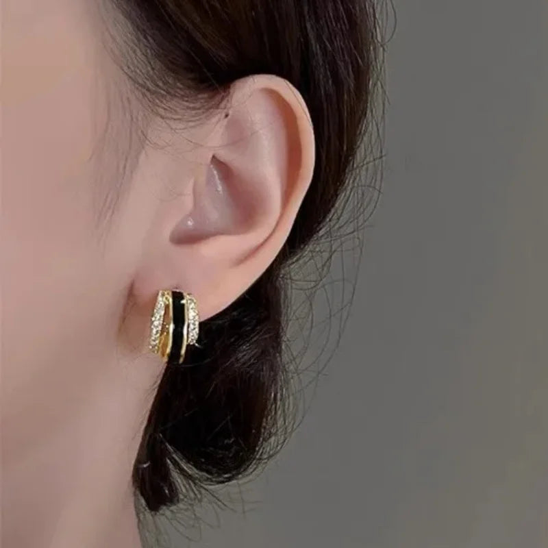 Huitan Claw Cubic Zirconia Stud Earrings for Women | Party