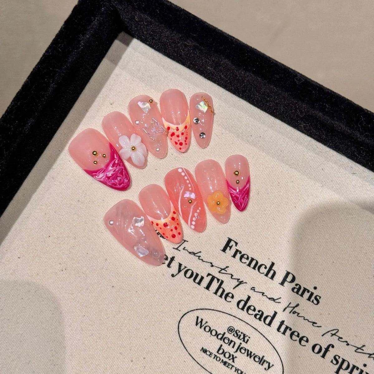 3D Flower Snake Press-On Nails | Almond Gradient False Nails
