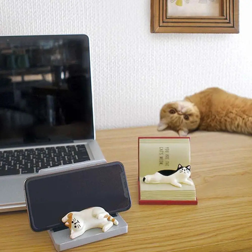 Cute Cat Resin Phone Stand – Hands-Free Desktop Holder