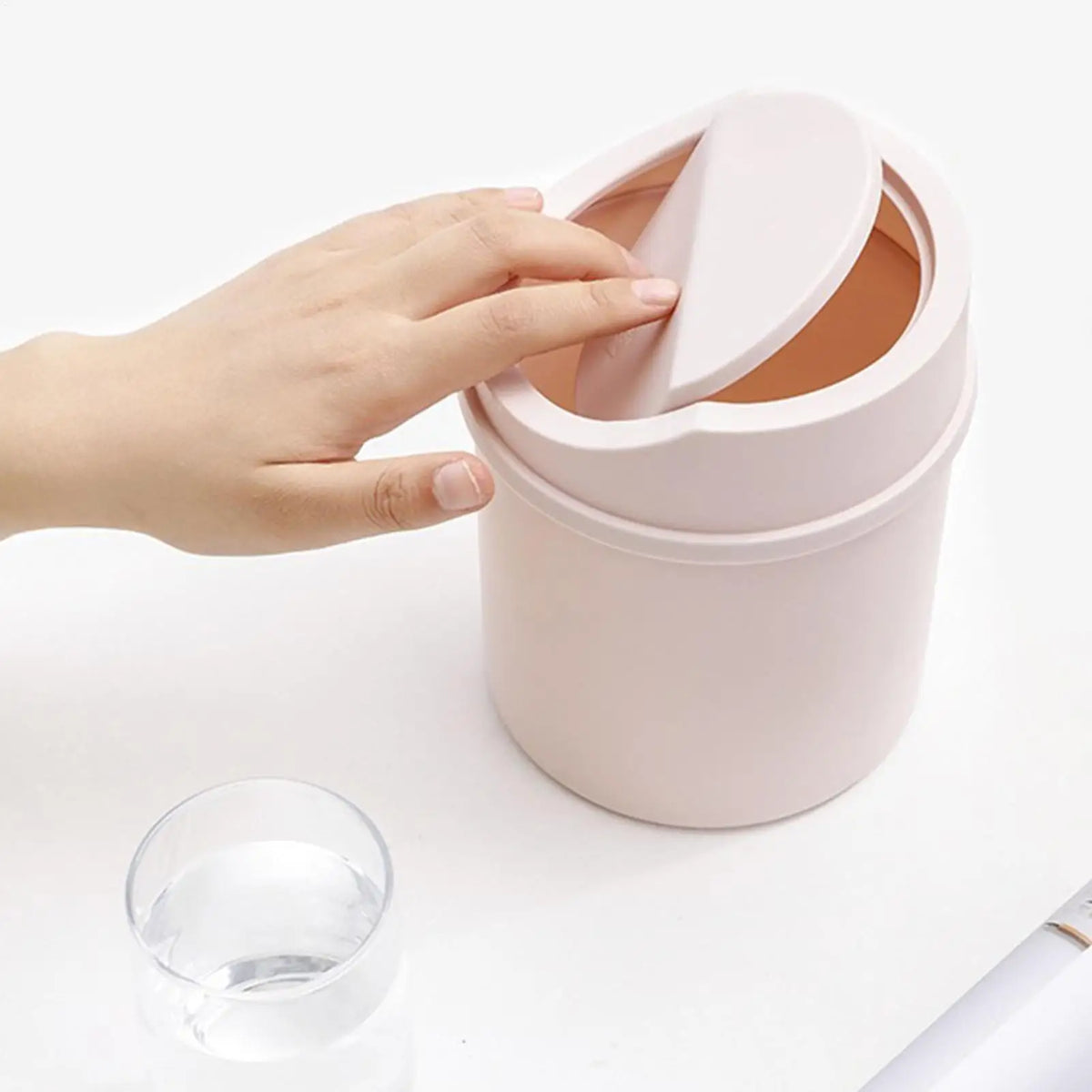 Mini Tabletop Trash Can Flip Lid – Odor-Proof Desk Waste Bin