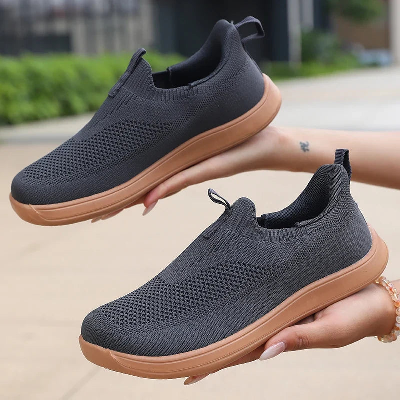ZULIWAGN Breathable Mesh Slip-On Sneakers – Lightweight Men's Shoes