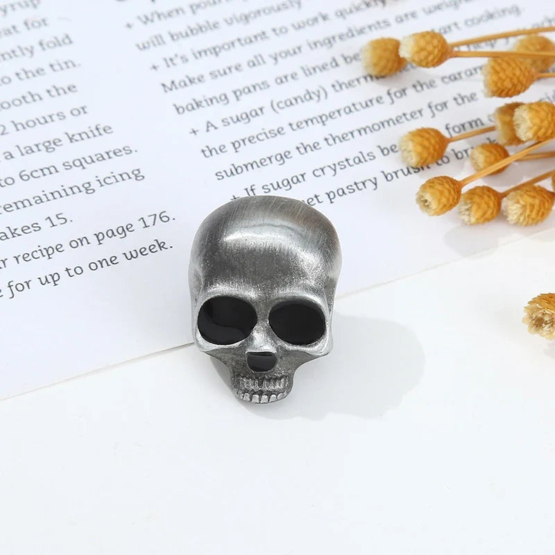 Gothic Skull Cross Brooch Pin – Vintage Metal Badge Jewelry