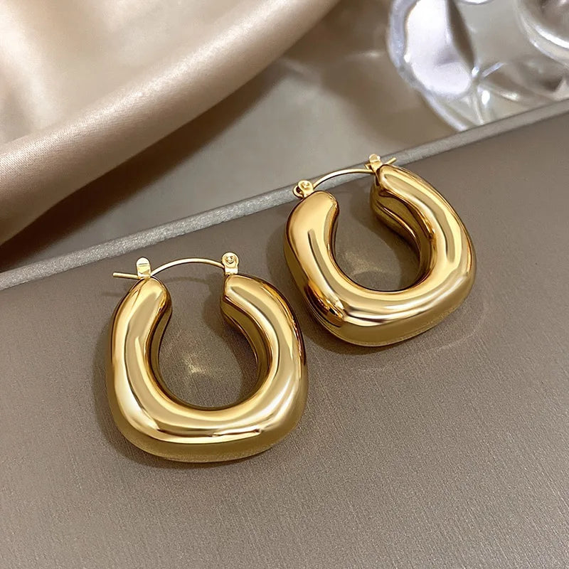 Huitan Chunky Hoop Earrings – Minimalist Circle Statement Jewelry