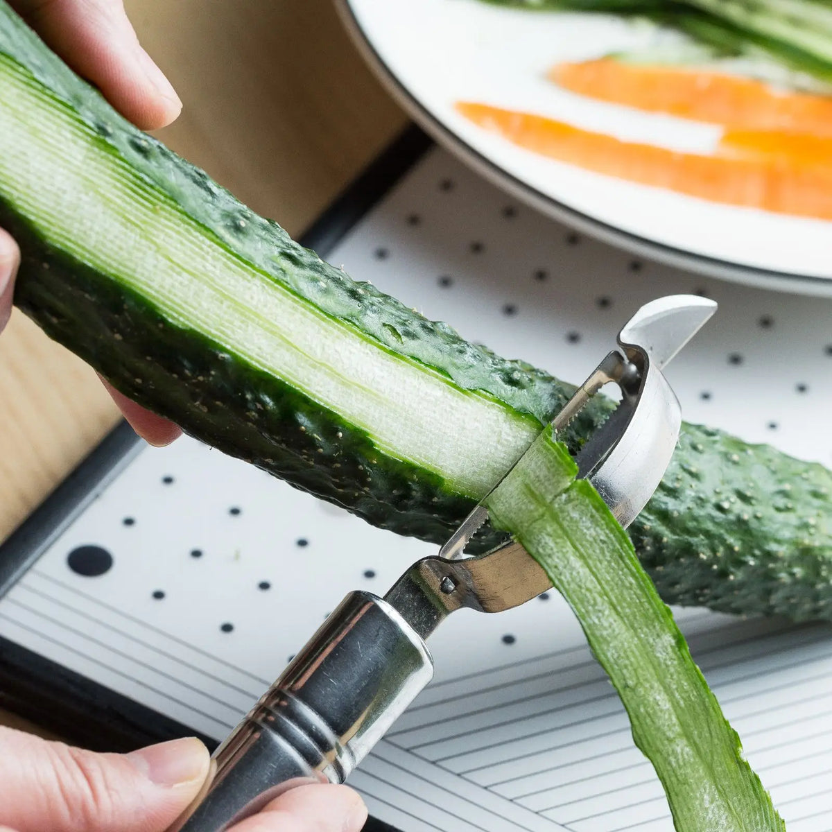 KEMORELA Stainless Steel Vegetable Peeler & Julienne Grater