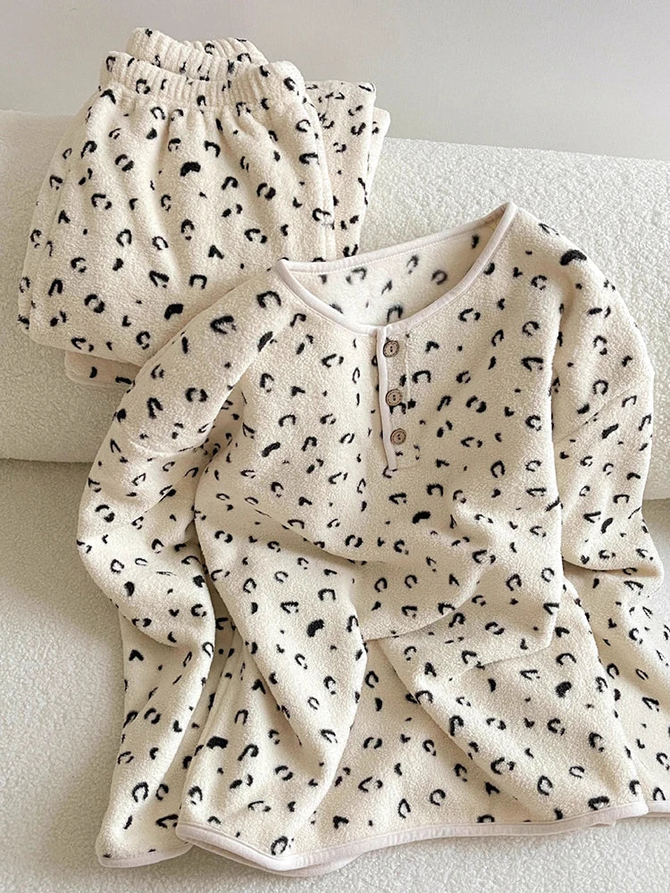 Women's Fleece Pajama Set – Plush Thermal Print Loungewear 2 Pc