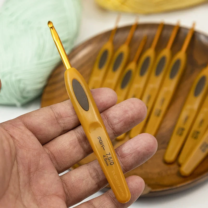 8-Piece Aluminum Crochet Hook Set – Ergonomic Knitting Needles