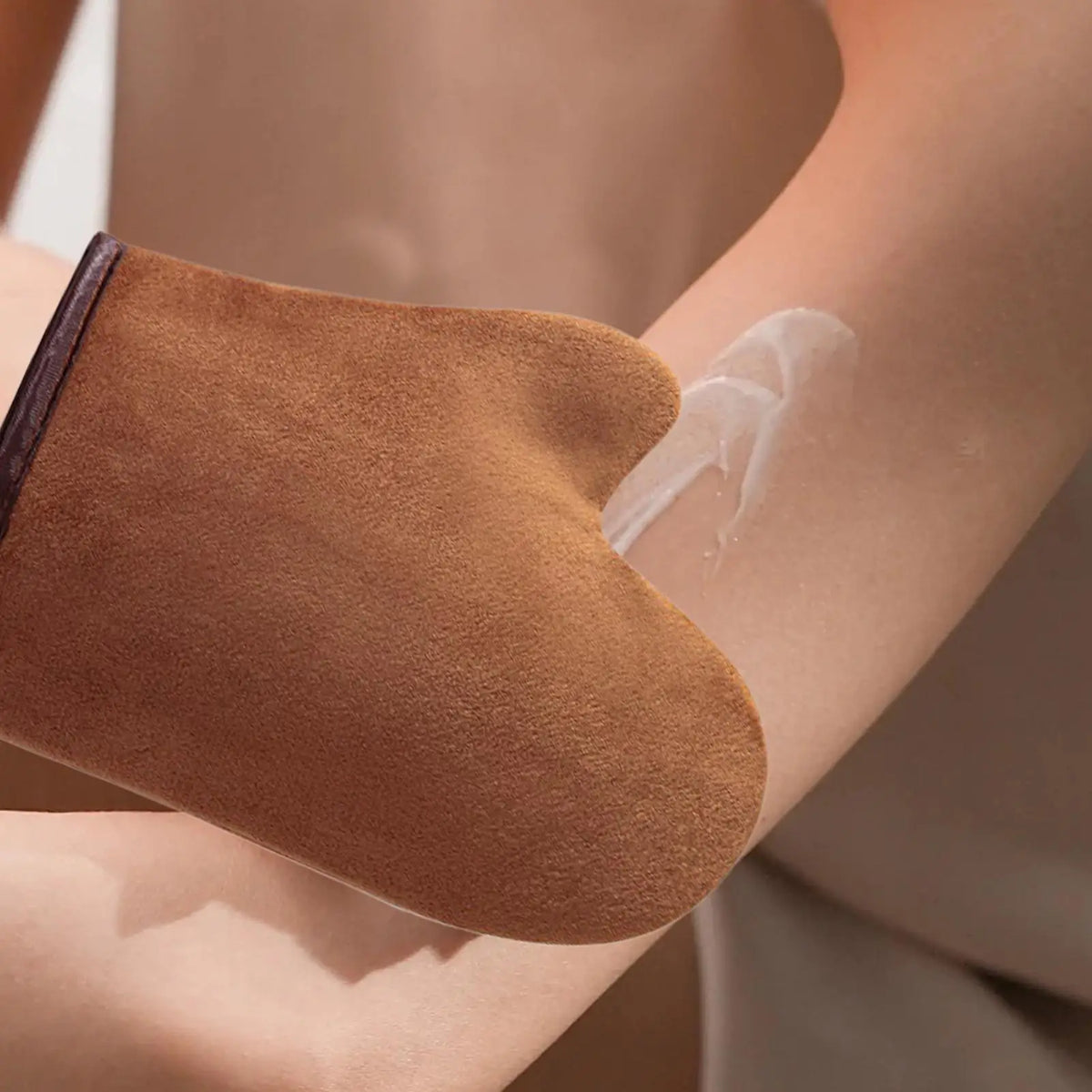 Self-Tanning Mitt – Reusable Machine Washable Applicator Glove