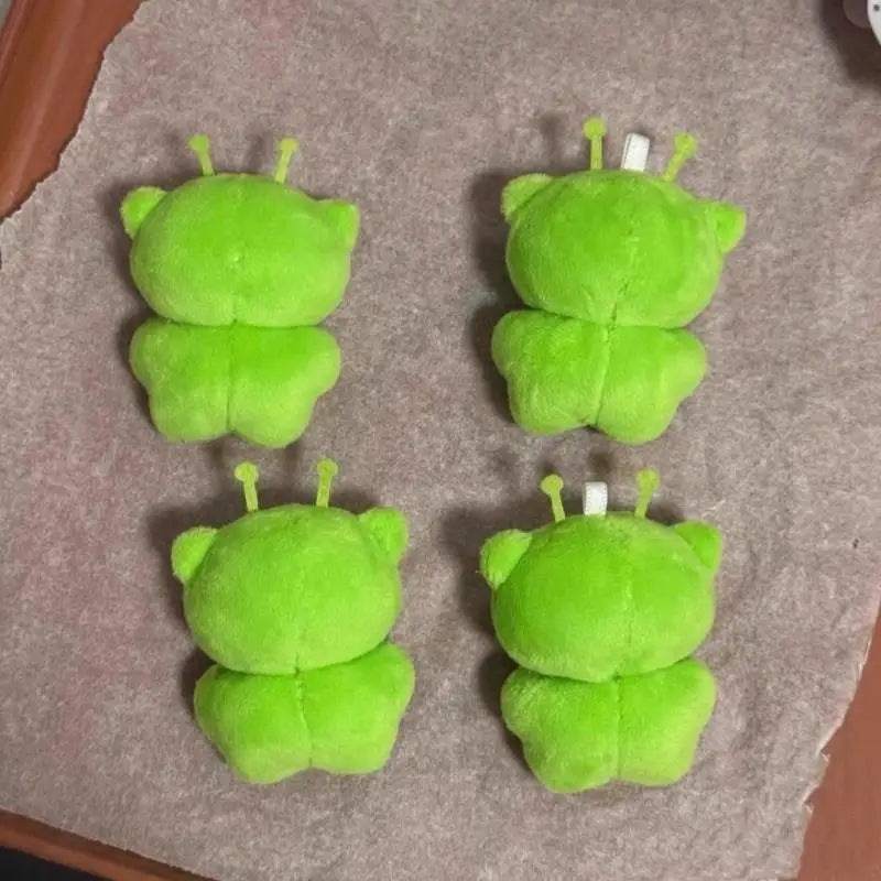 Green Alien Cat Plush Keychain – Cute Stuffed Charm 1/2 Pcs