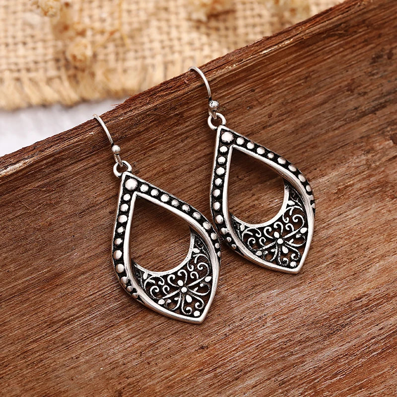 Huitan Vintage Leaf Dangle Earrings – Boho Hollow Flower Drop