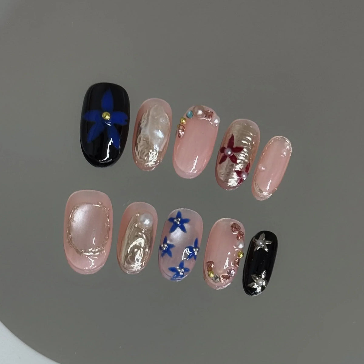 Press On Nails Gold Pearl Flower | Short Round Fake Nails 10pc