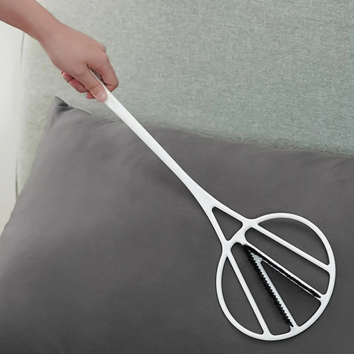 Rug Beater Long Handle Comforter Duster Manual Furniture Dust Remover