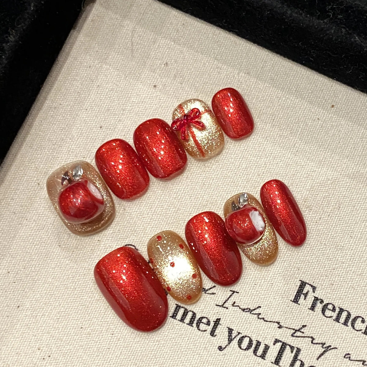 Christmas Press-On Nails Red Apple Cat Eye Design | 10pcs