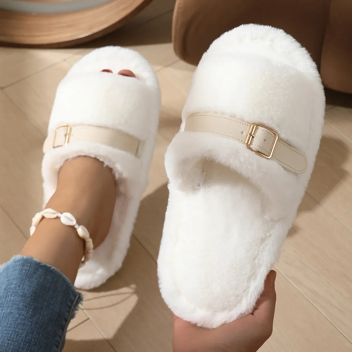 Women's Fluffy Wool Slippers – Warm Indoor Winter House Shoes