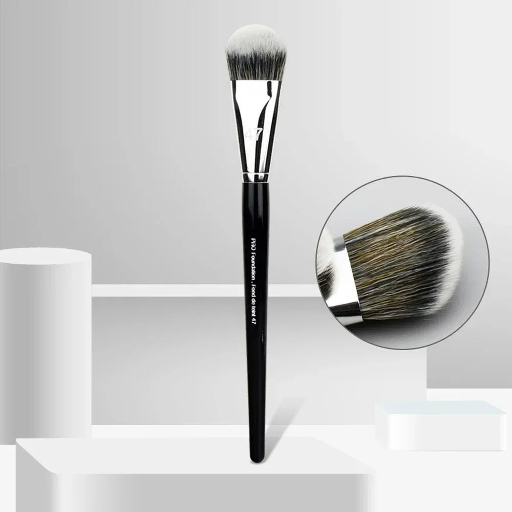 Professional Foundation Brush – Liquid Foundation & Contour